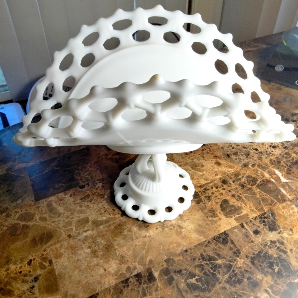 Vintage Westmoreland Doric Open Lace White Milk Glass Large Fruit Bowl 8" x 11"